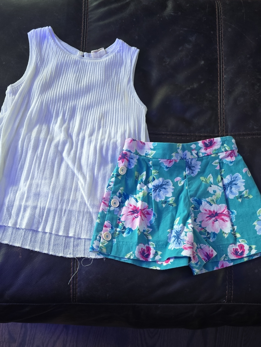 Zara White Ribbed Tank & Teal Floral Button-Accent Shorts Set